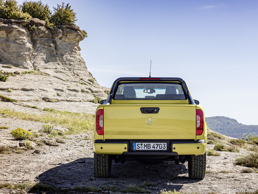 2018 Mercedes-Benz X-Class Pickup Line PROGRESSIVE (Color: Limonite Yellow Metallic) - Rear