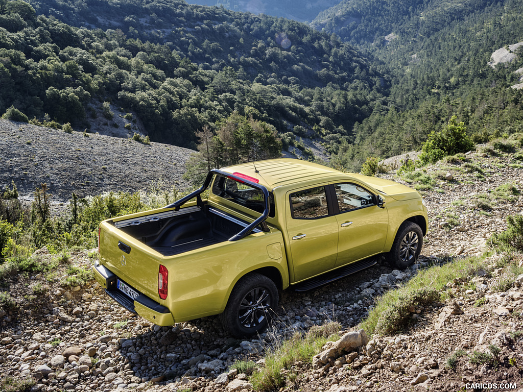 2018 Mercedes-Benz X-Class Pickup Line PROGRESSIVE (Color: Limonite Yellow Metallic) - Rear Three-Quarter