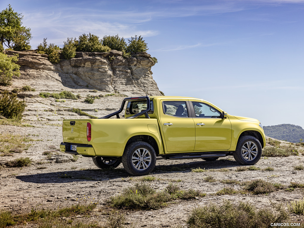 2018 Mercedes-Benz X-Class Pickup Line PROGRESSIVE (Color: Limonite Yellow Metallic) - Rear Three-Quarter