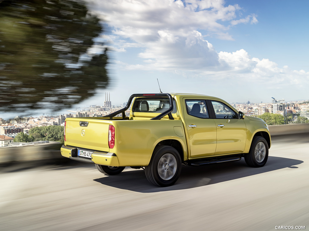 2018 Mercedes-Benz X-Class Pickup Line PROGRESSIVE (Color: Limonite Yellow Metallic) - Rear Three-Quarter