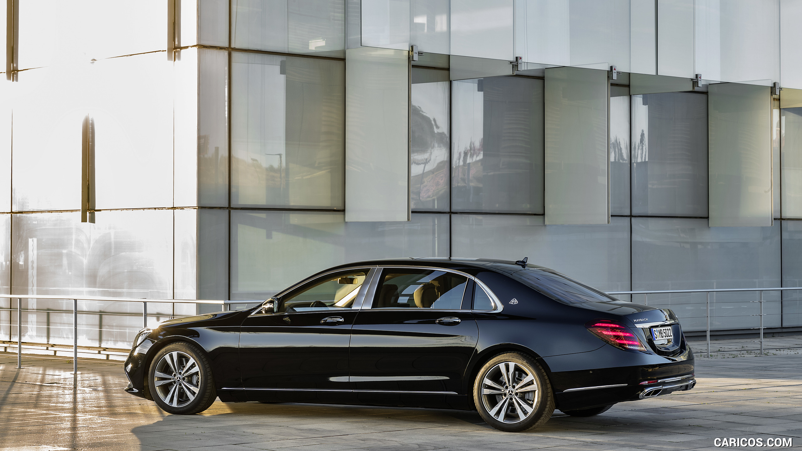2018 Mercedes-Maybach S560 S-Class 4MATIC - Side, #3 of 63