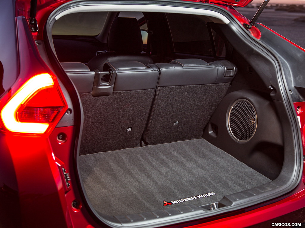 2018 Mitsubishi Eclipse Cross - Trunk