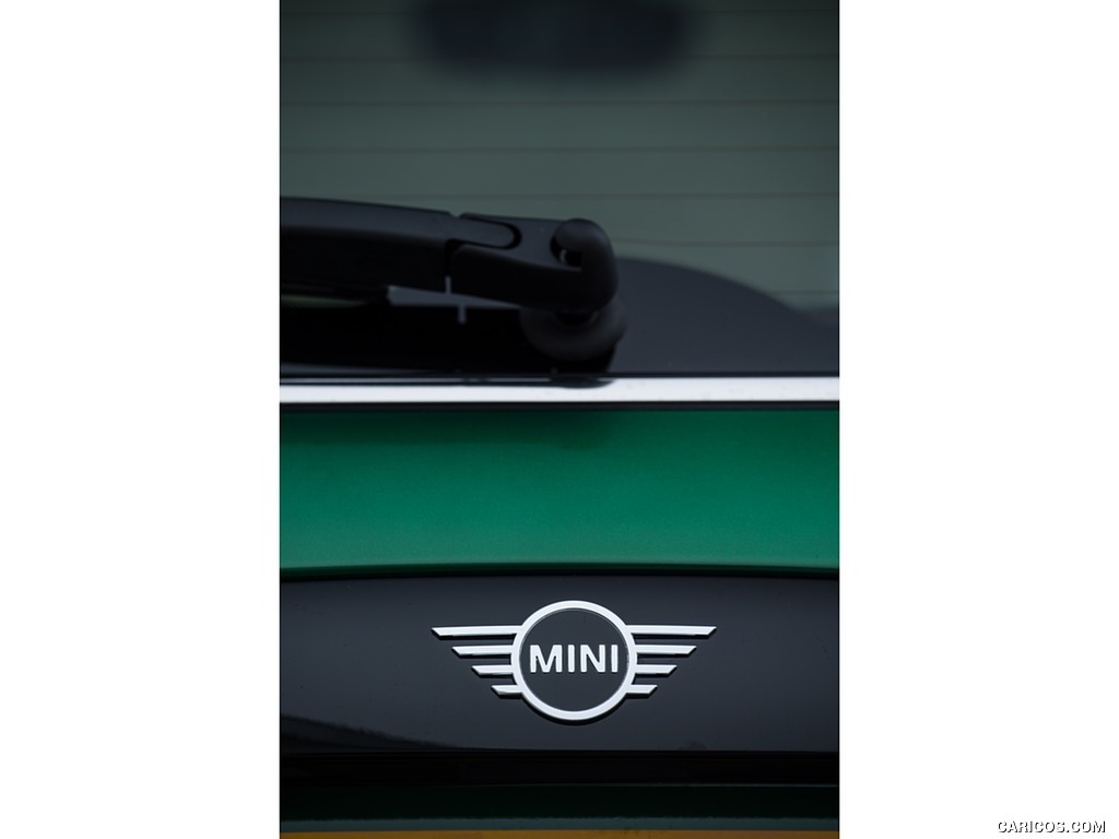 2019 MINI Cooper 3-Door 60 Years Edition - Badge