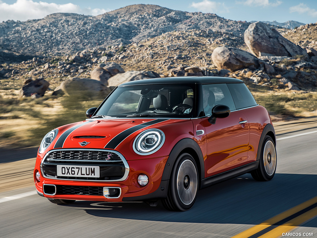 2019 MINI Hardtop 2 Door - Front Three-Quarter