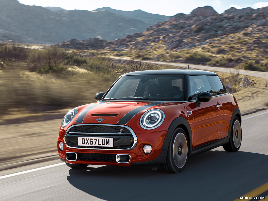 2019 MINI Hardtop 2 Door - Front Three-Quarter