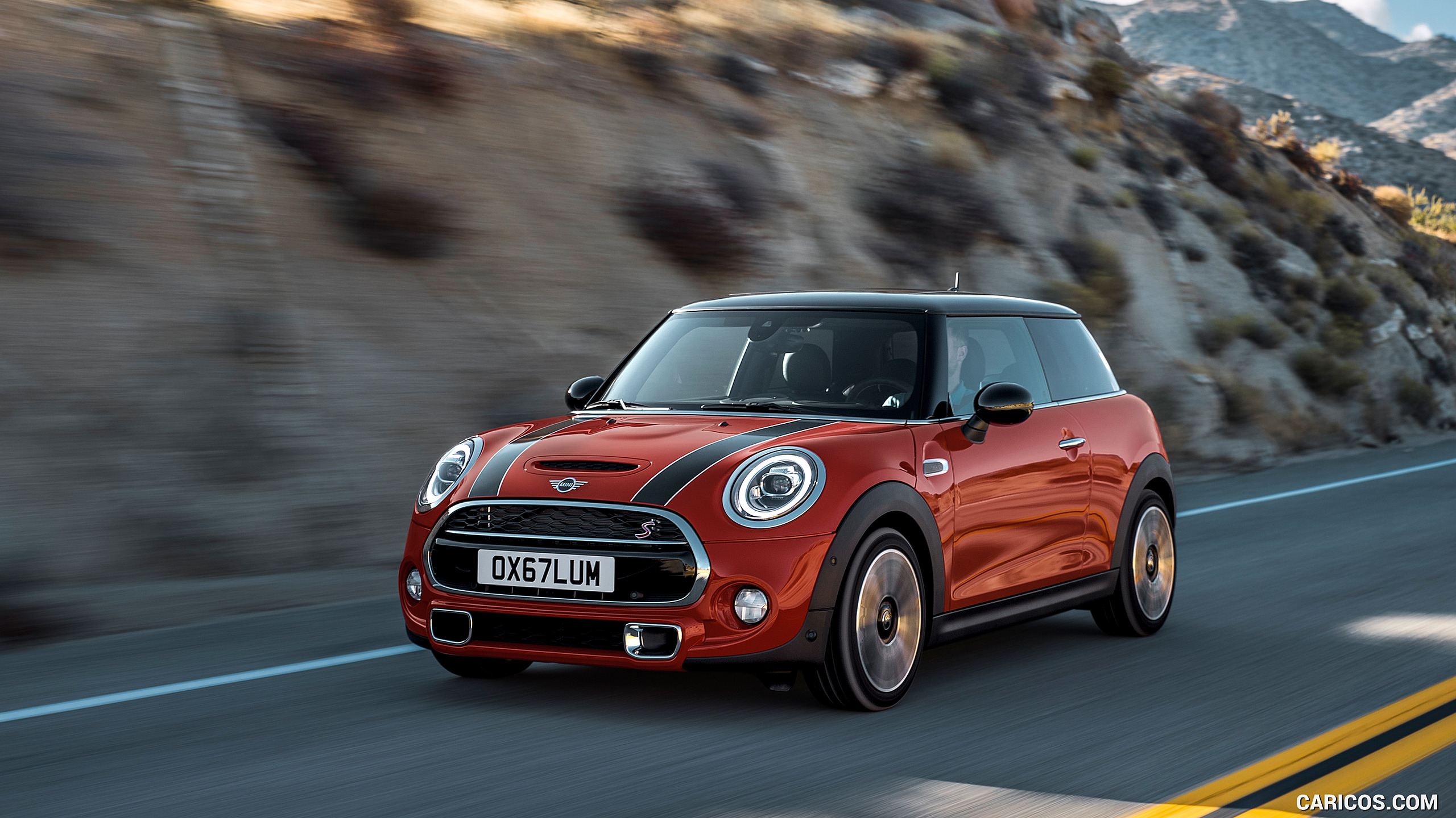 2019 MINI Hardtop 2 Door - Front Three-Quarter, #10 of 160