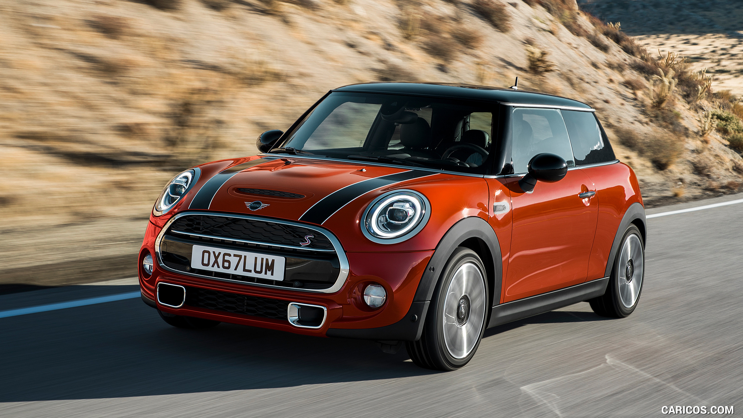 2019 MINI Hardtop 2 Door - Front Three-Quarter, #19 of 160