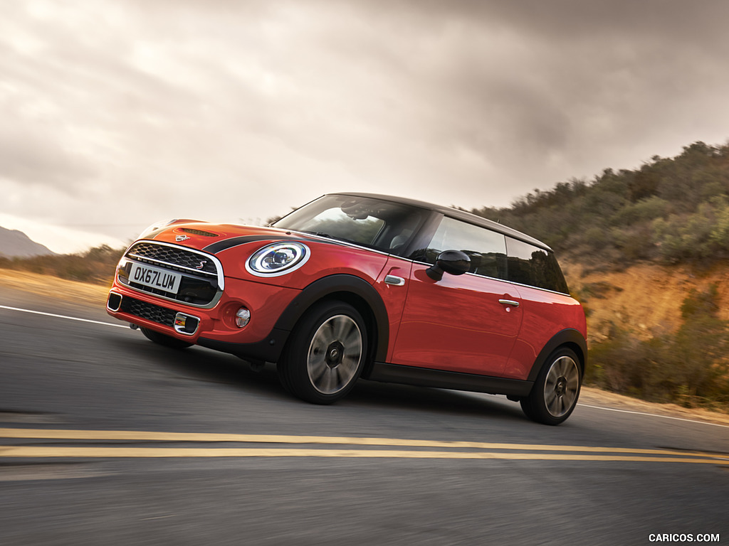 2019 MINI Hardtop 2 Door - Front Three-Quarter