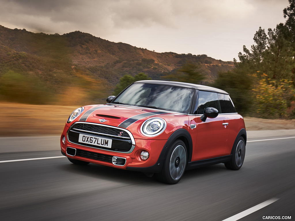 2019 MINI Hardtop 2 Door - Front Three-Quarter