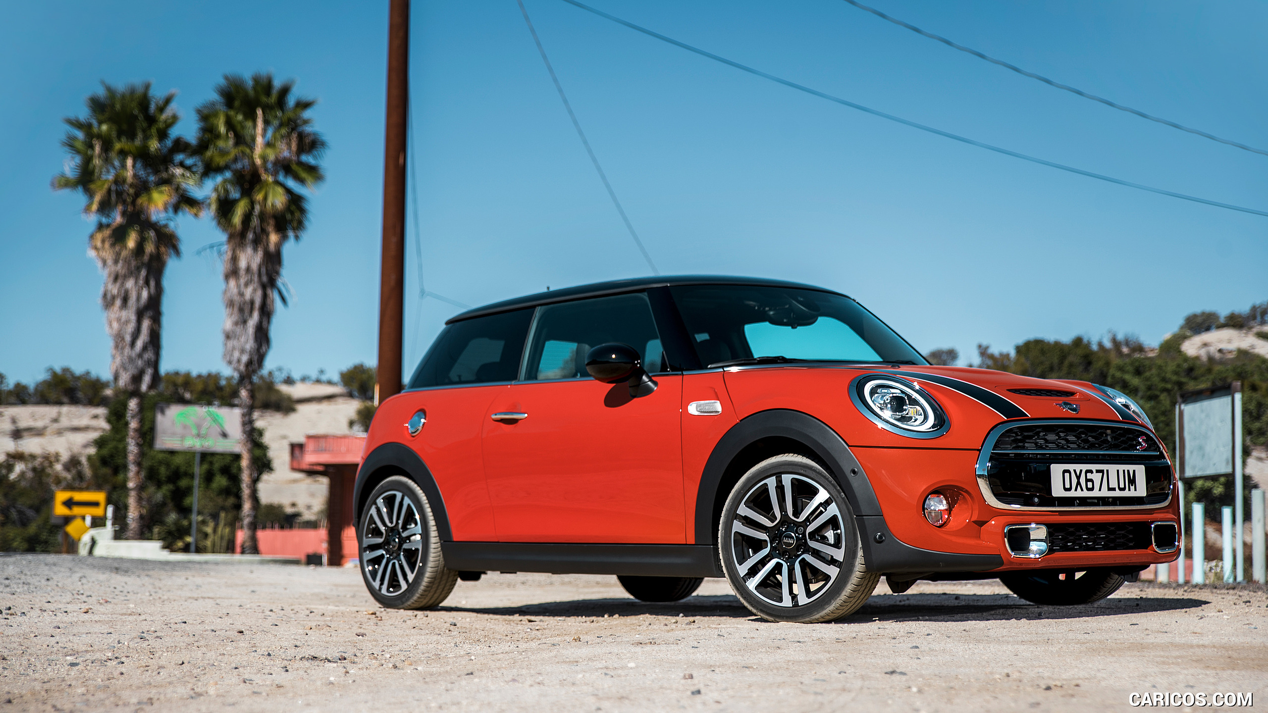 2019 MINI Hardtop 2 Door - Front Three-Quarter, #107 of 160