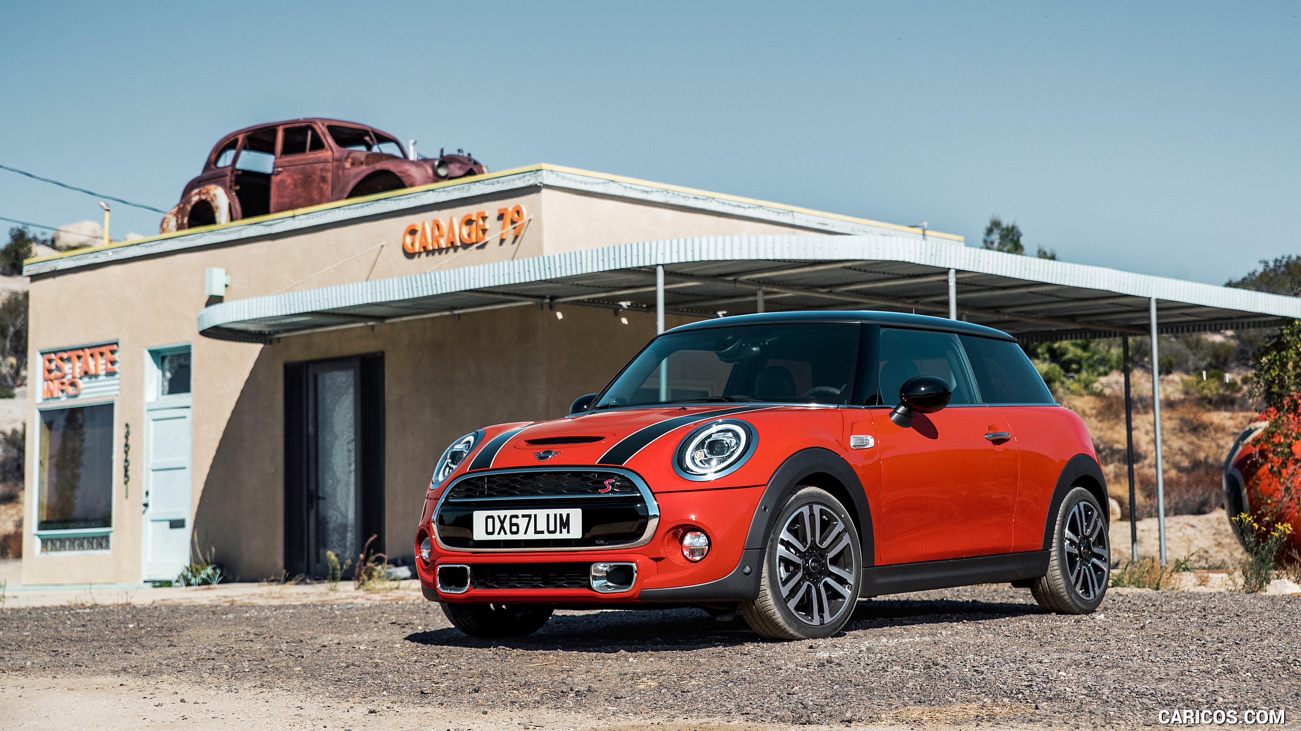 2019 MINI Hardtop 2 Door - Front Three-Quarter, #115 of 160