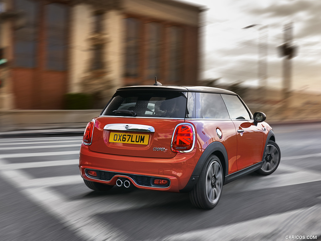 2019 MINI Hardtop 2 Door - Rear Three-Quarter