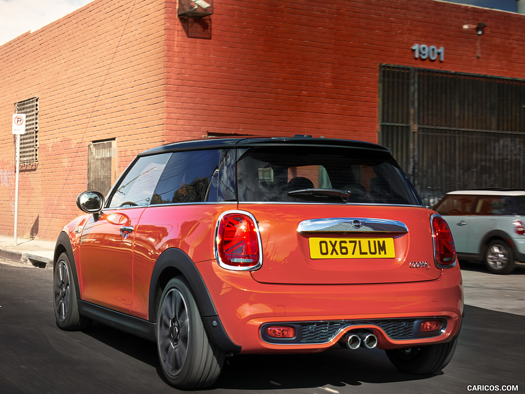 2019 MINI Hardtop 2 Door - Rear Three-Quarter