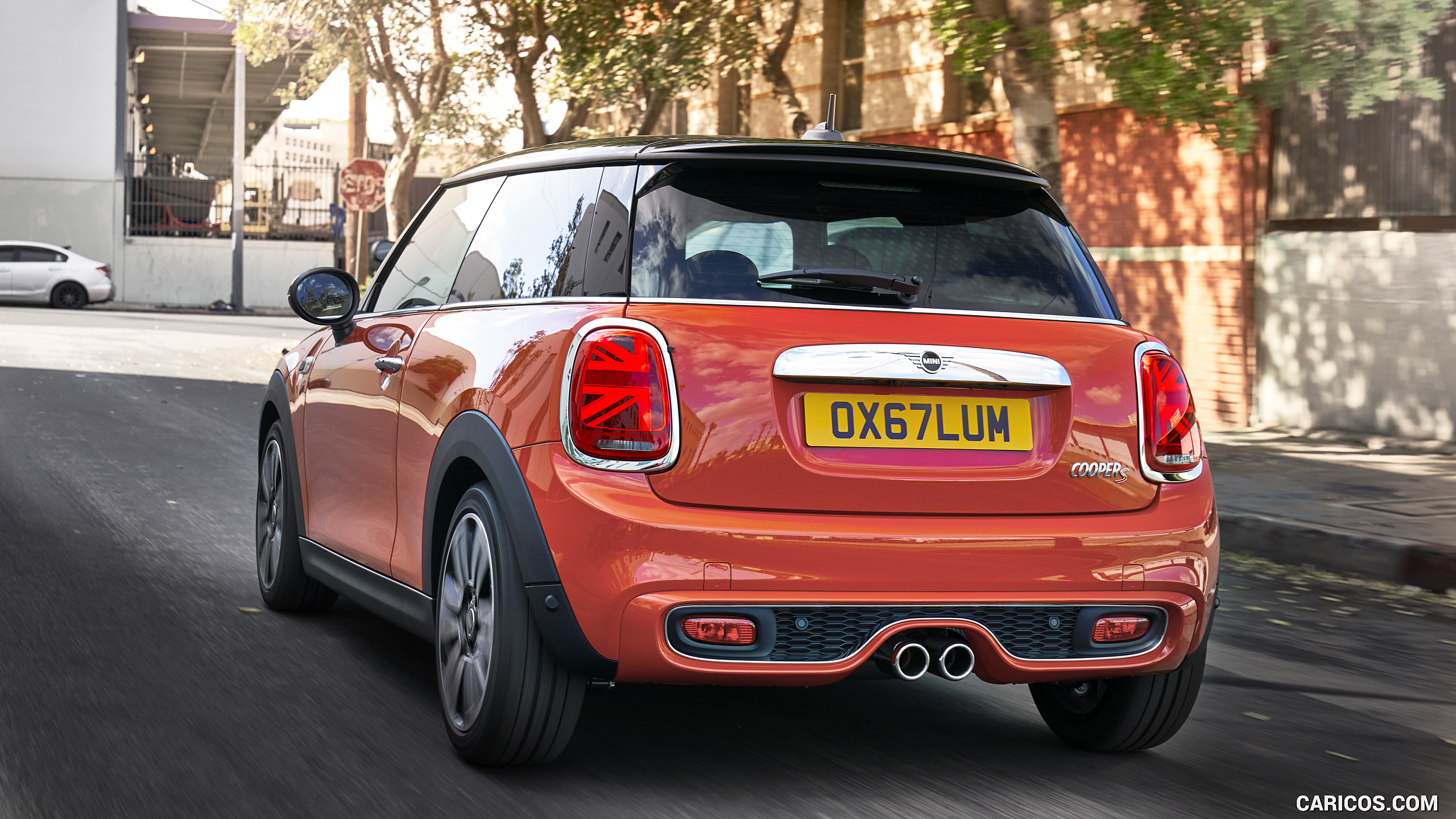 2019 MINI Hardtop 2 Door - Rear Three-Quarter, #77 of 160