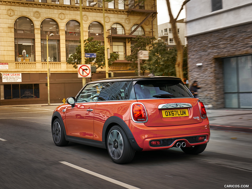 2019 MINI Hardtop 2 Door - Rear Three-Quarter