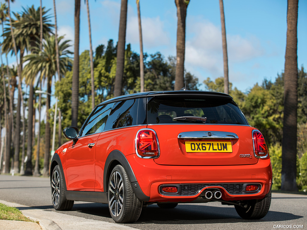 2019 MINI Hardtop 2 Door - Rear Three-Quarter