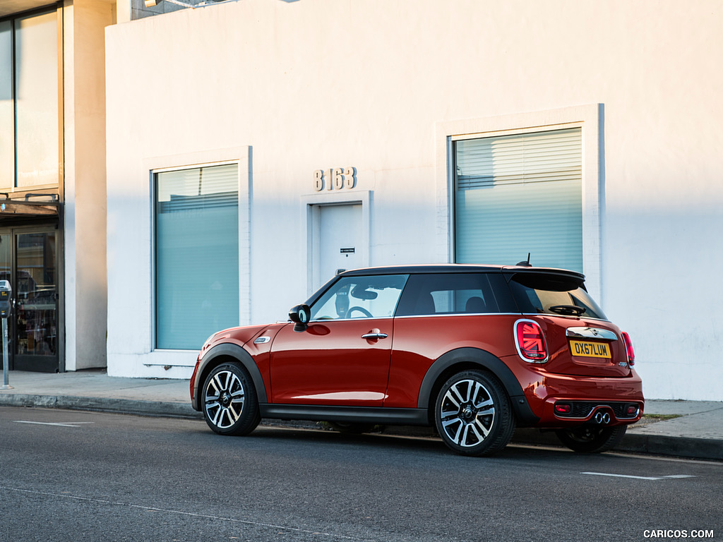 2019 MINI Hardtop 2 Door - Rear Three-Quarter