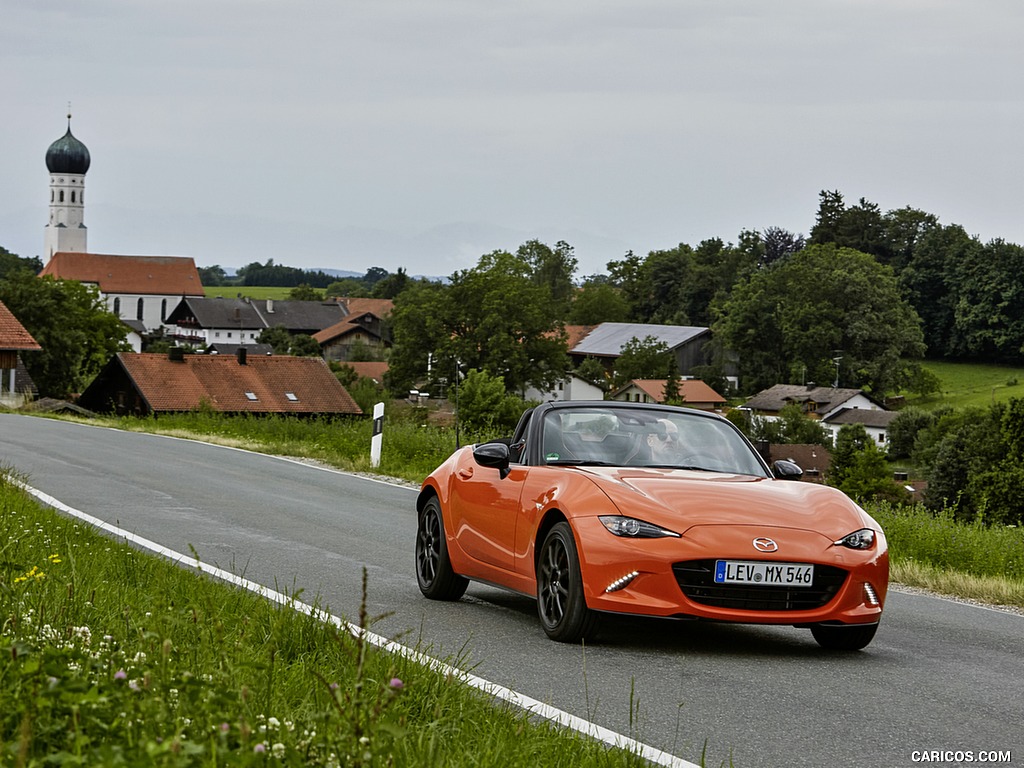 2019 Mazda MX-5 Miata 30th Anniversary Edition - Front Three-Quarter