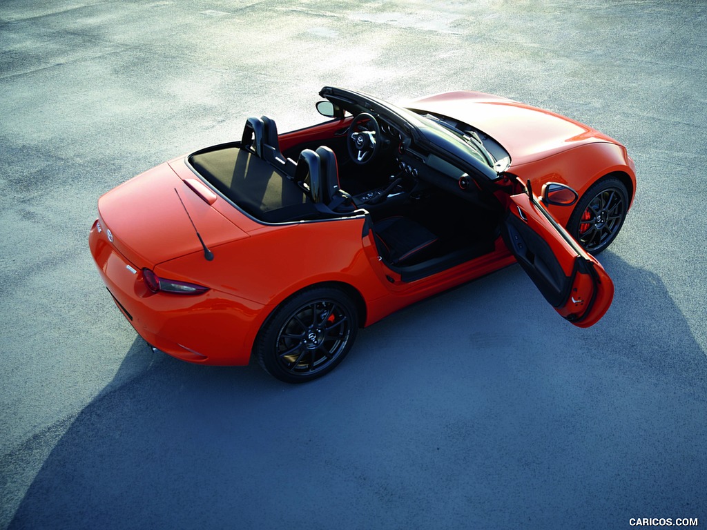 2019 Mazda MX-5 Miata 30th Anniversary Edition - Top