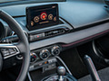 2019 Mazda MX-5 Roadster - Central Console