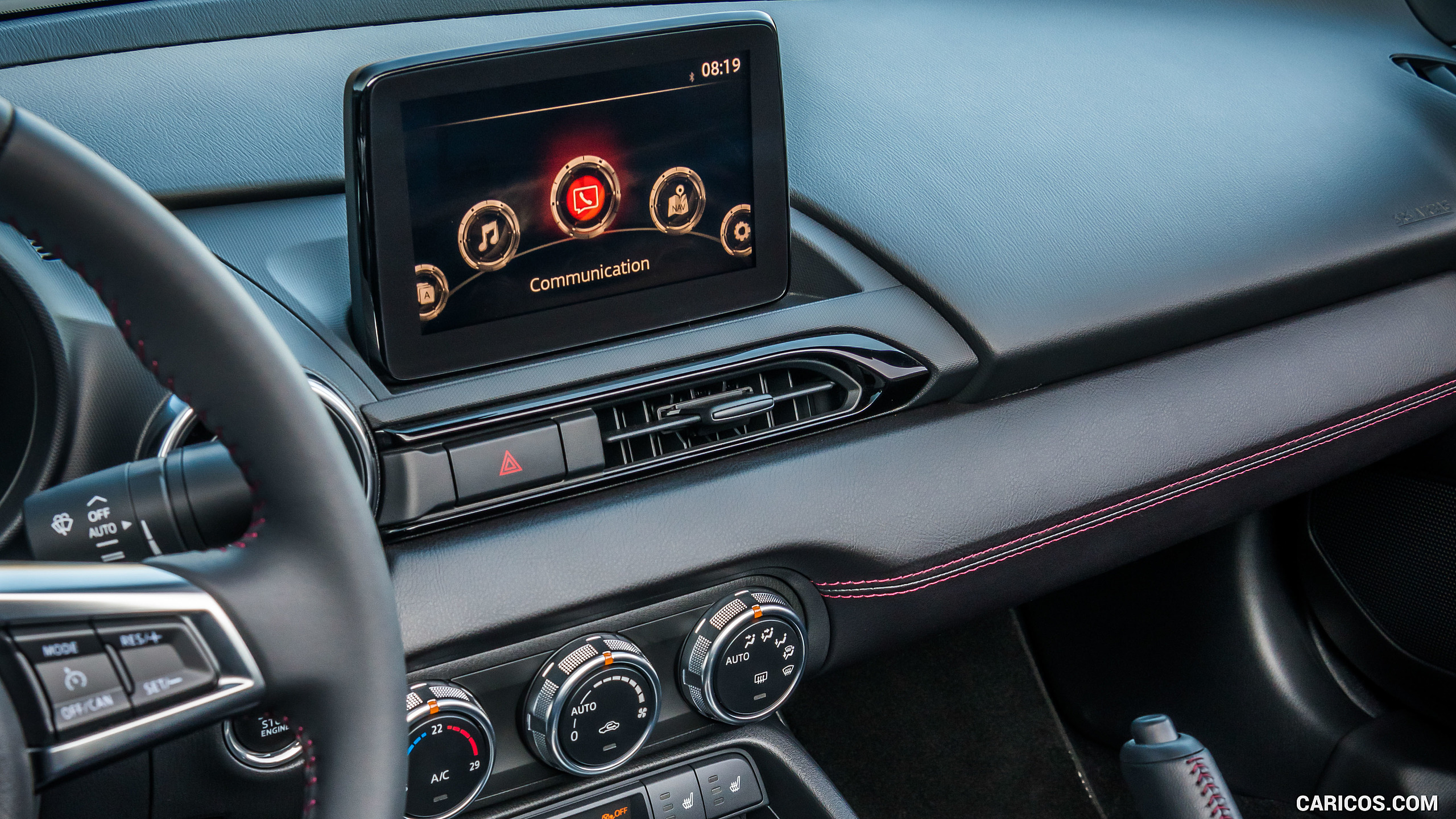 2019 Mazda MX-5 Roadster - Central Console, #66 of 101
