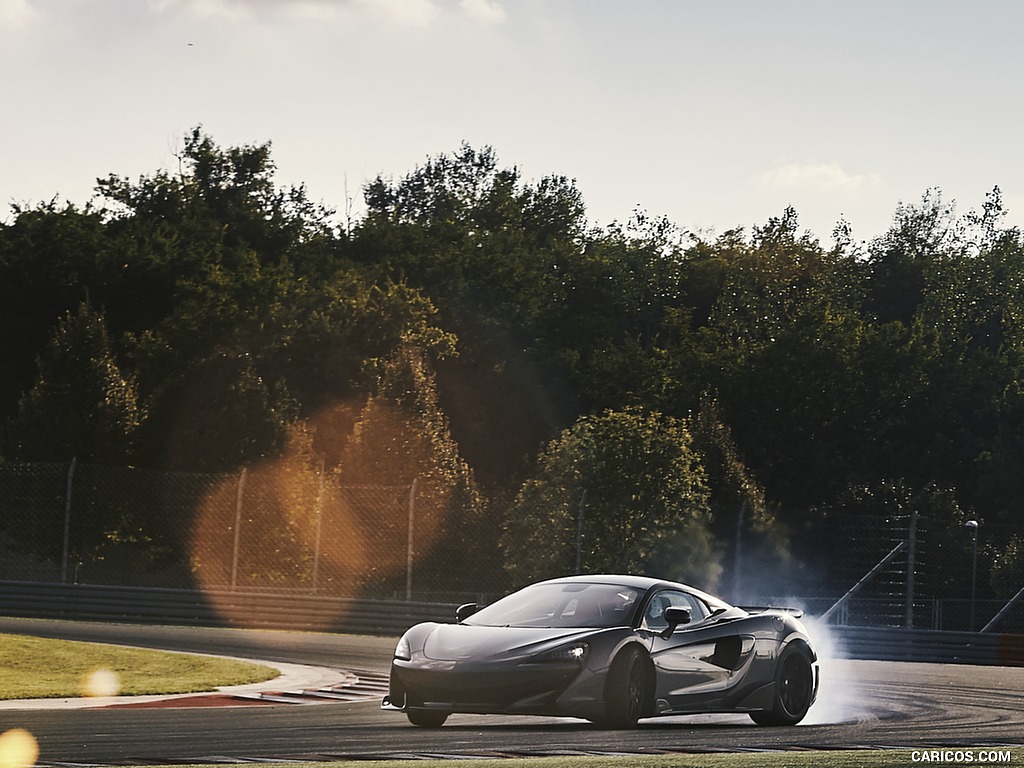 2019 McLaren 600LT Coupé - Front Three-Quarter