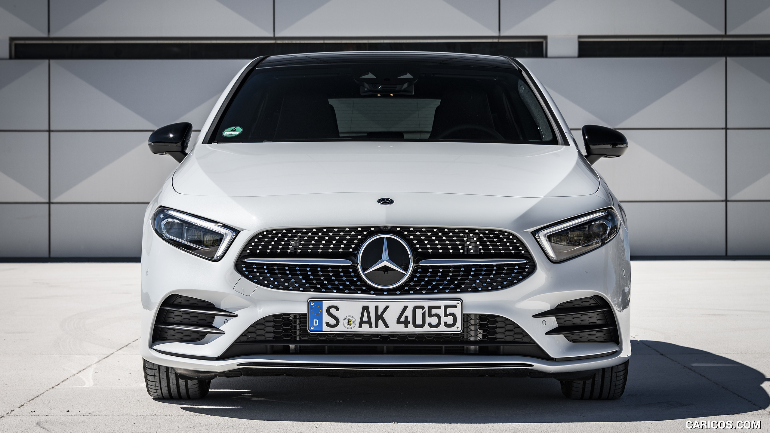 2019 Mercedes-Benz A-Class (Color: Digital white pearl) - Front