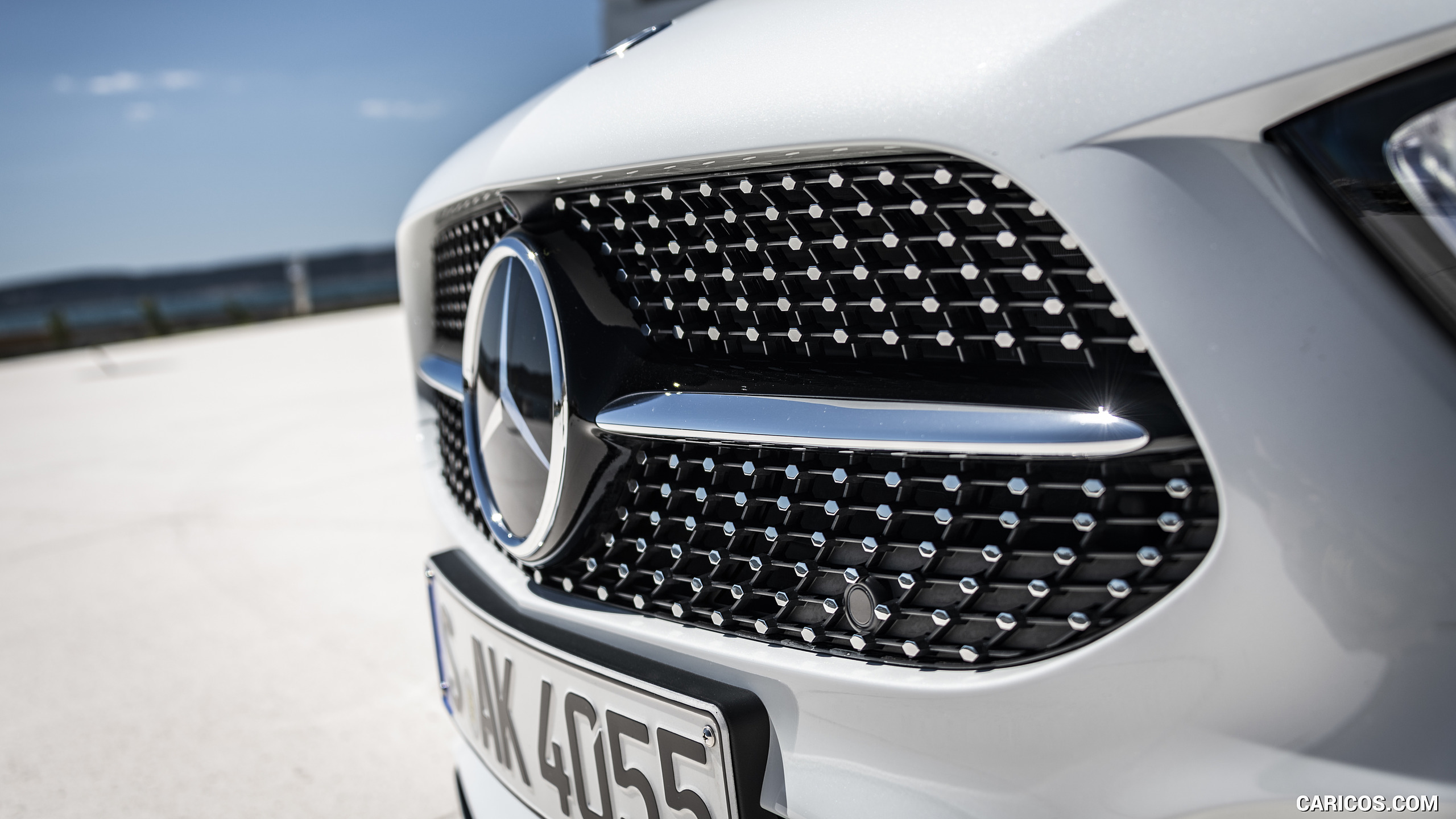 2019 Mercedes-Benz A-Class A180 d AMG Line (Color: Digital White) - Grille, #137 of 181