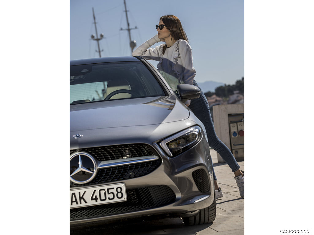 2019 Mercedes-Benz A-Class A180 d Progressive (Color: Mountain Grey) - Detail