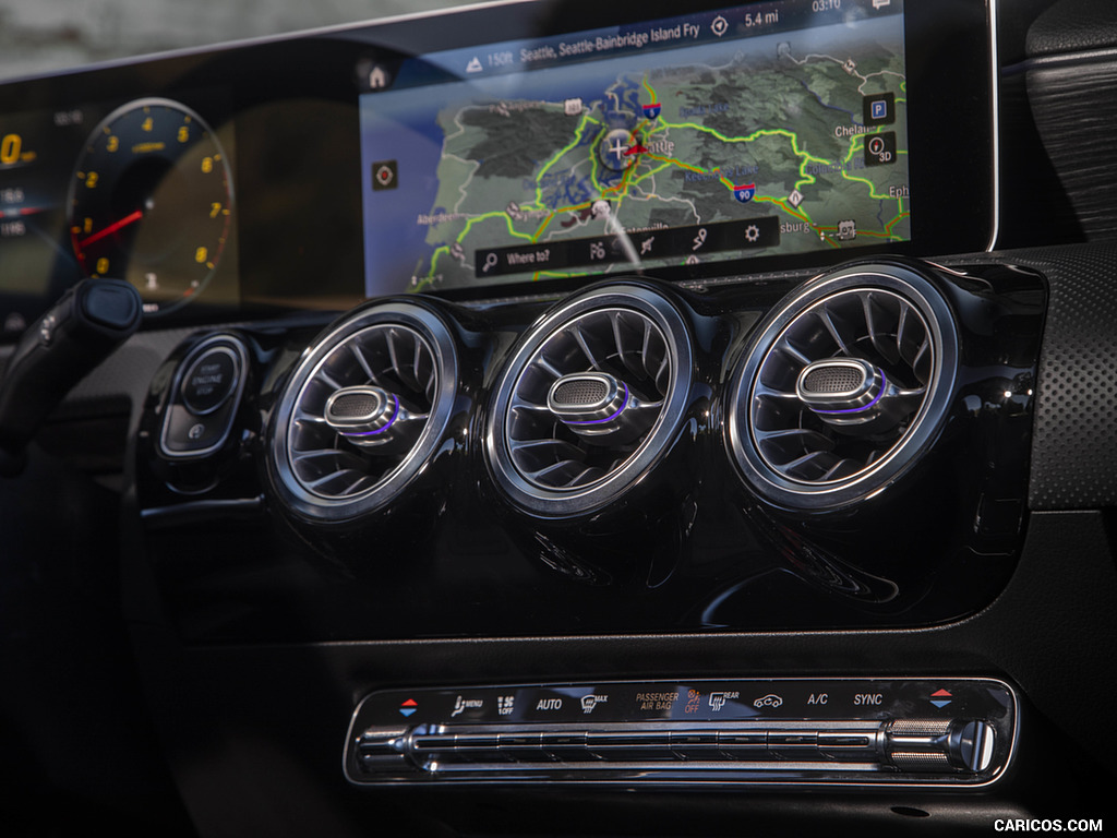 2019 Mercedes-Benz A-Class Sedan (US-Spec) - Central Console