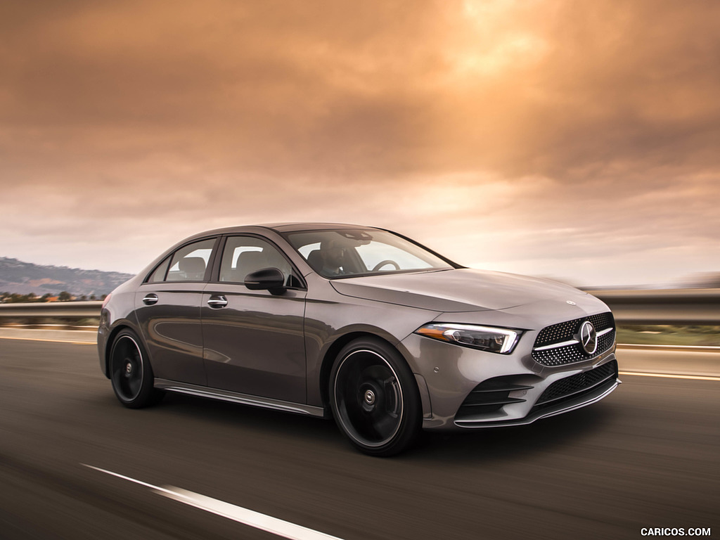 2019 Mercedes-Benz A220 4MATIC Sedan (US-Spec) - Front Three-Quarter