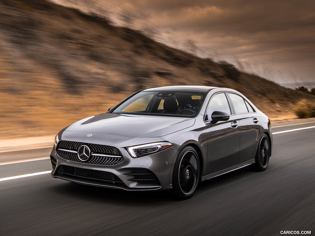 2019 Mercedes-Benz A220 4MATIC Sedan (US-Spec) - Front Three-Quarter