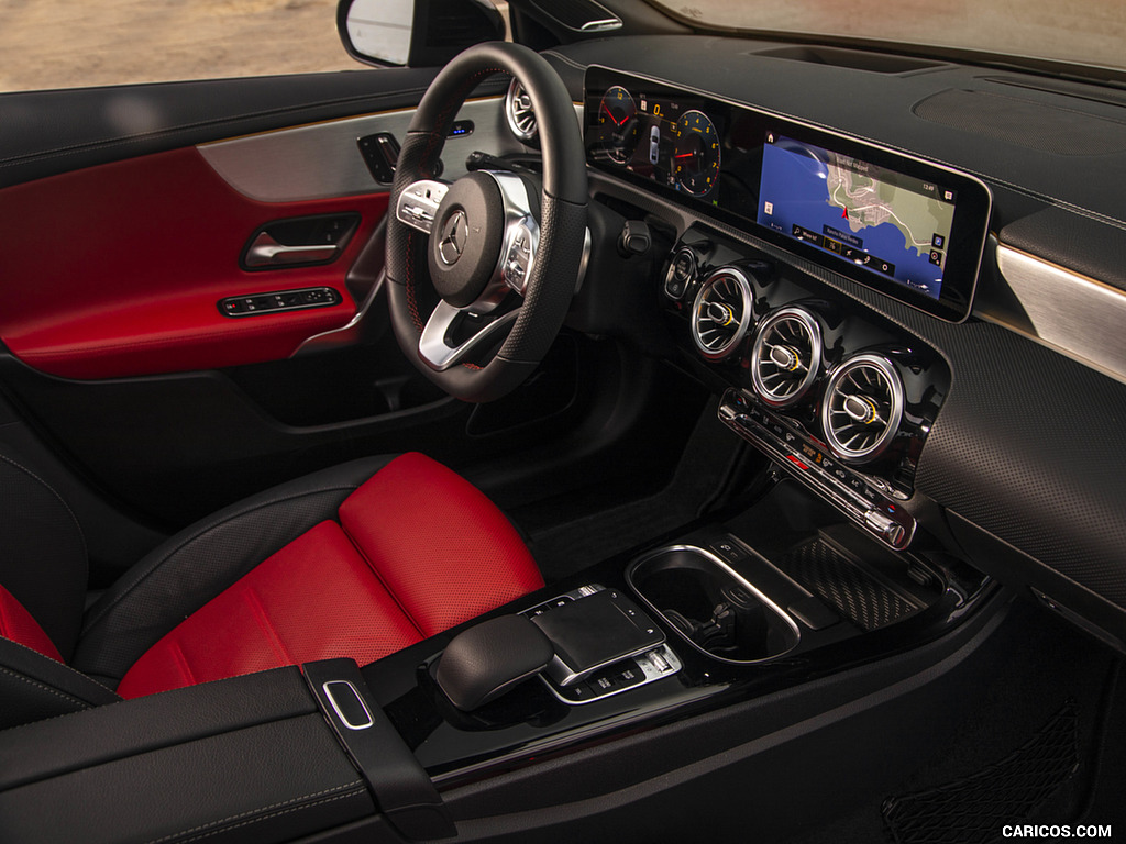 2019 Mercedes-Benz A220 4MATIC Sedan (US-Spec) - Interior