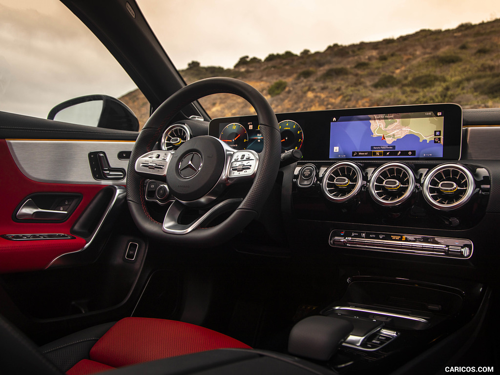 2019 Mercedes-Benz A220 4MATIC Sedan (US-Spec) - Interior