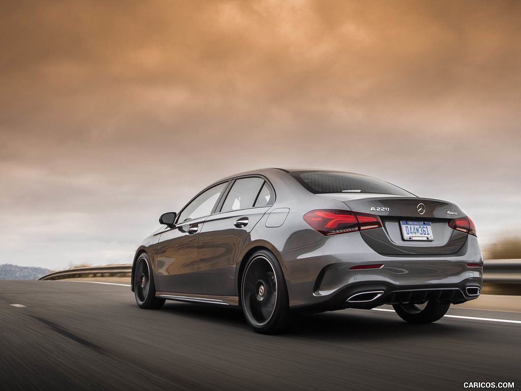 2019 Mercedes-Benz A220 4MATIC Sedan (US-Spec) - Rear Three-Quarter