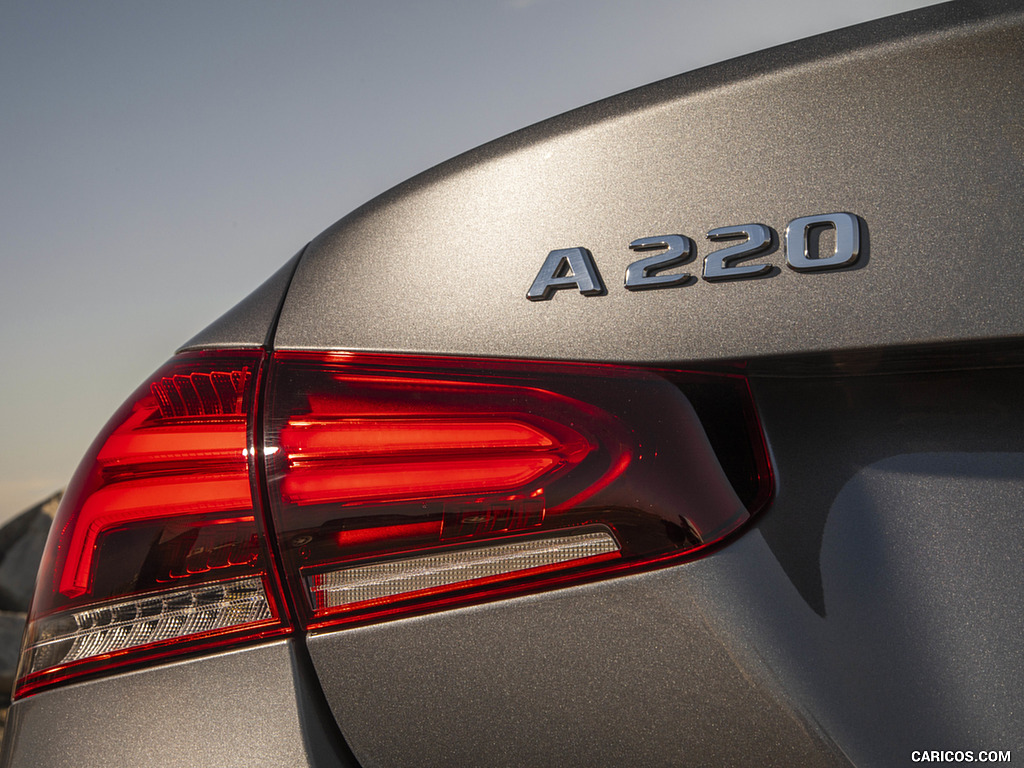 2019 Mercedes-Benz A220 4MATIC Sedan (US-Spec) - Tail Light