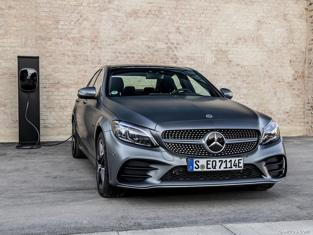 2019 Mercedes-Benz C 300 de Diesel Plug-in Hybrid Sedan (Color: Selenite Grey Shape) - Front