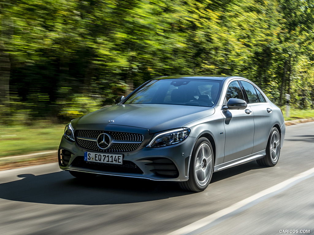 2019 Mercedes-Benz C 300 de Diesel Plug-in Hybrid Sedan (Color: Selenite Grey Shape) - Front Three-Quarter