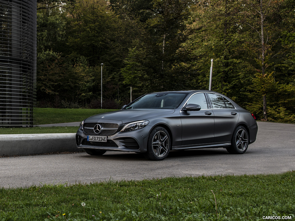 2019 Mercedes-Benz C 300 de Diesel Plug-in Hybrid Sedan (Color: Selenite Grey Shape) - Front Three-Quarter