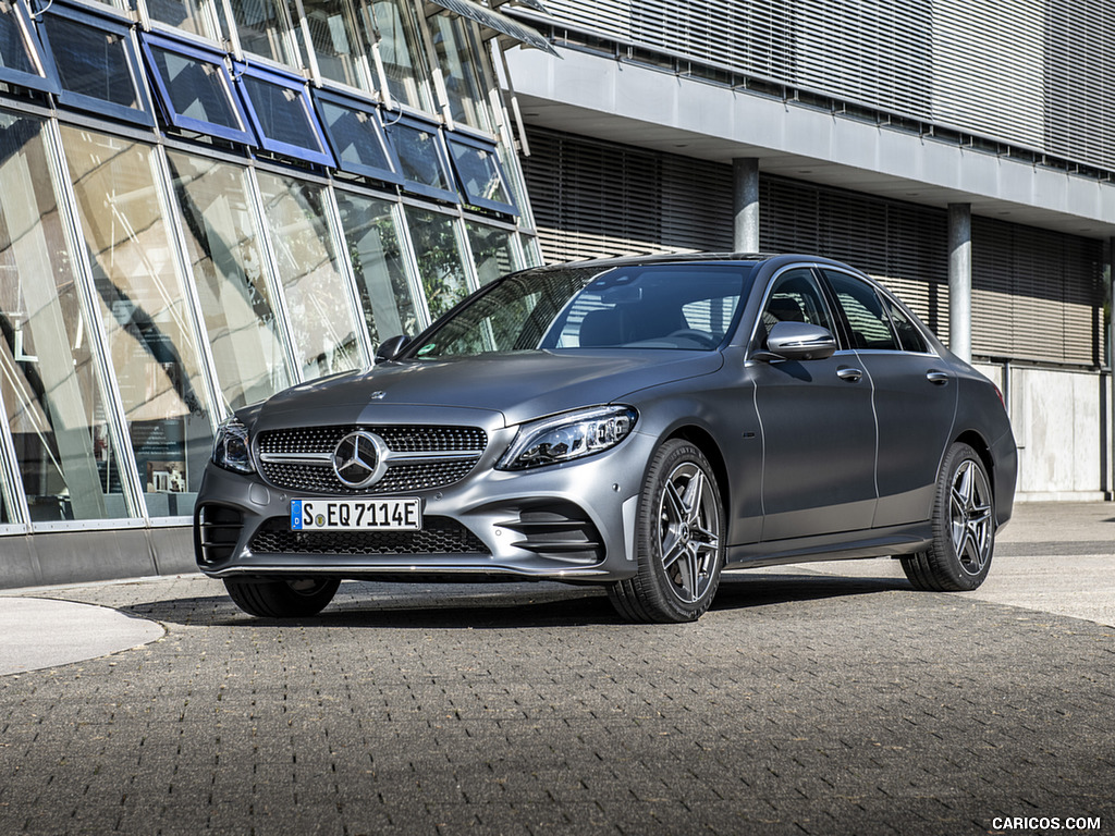 2019 Mercedes-Benz C 300 de Diesel Plug-in Hybrid Sedan (Color: Selenite Grey Shape) - Front Three-Quarter