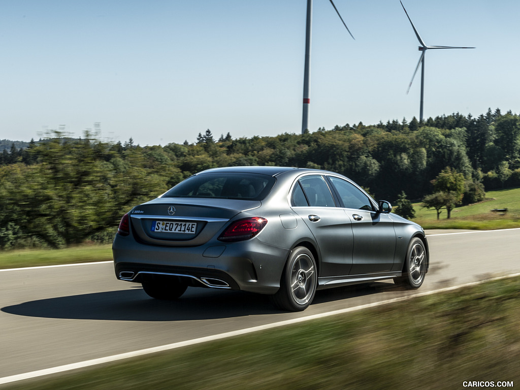 2019 Mercedes-Benz C 300 de Diesel Plug-in Hybrid Sedan (Color: Selenite Grey Shape) - Rear Three-Quarter