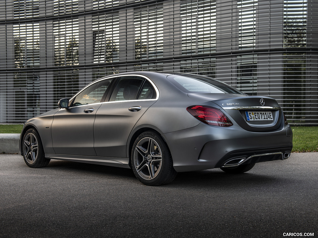 2019 Mercedes-Benz C 300 de Diesel Plug-in Hybrid Sedan (Color: Selenite Grey Shape) - Rear Three-Quarter