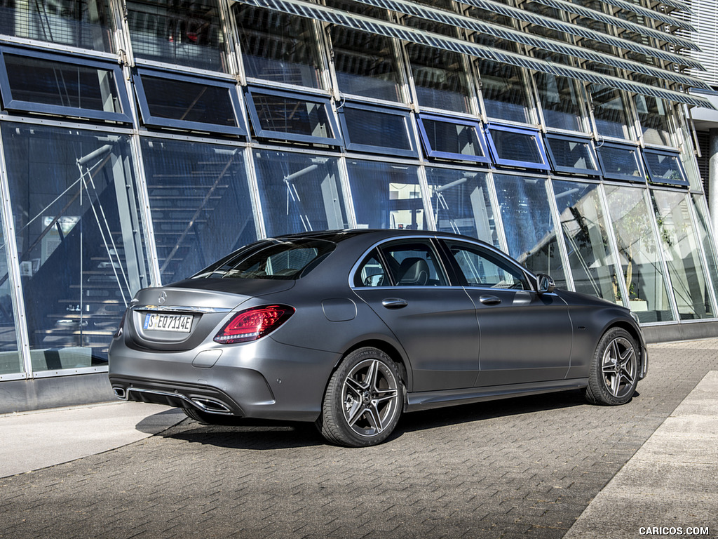 2019 Mercedes-Benz C 300 de Diesel Plug-in Hybrid Sedan (Color: Selenite Grey Shape) - Rear Three-Quarter