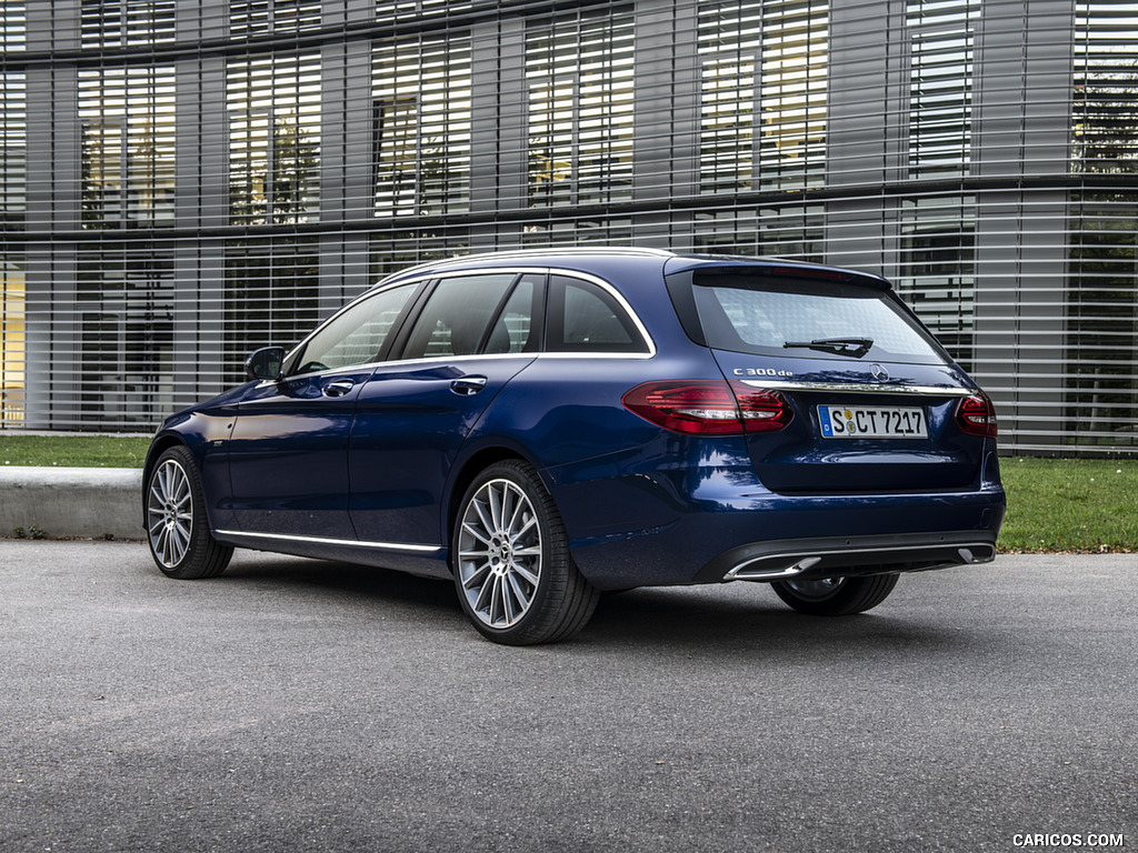 2019 Mercedes-Benz C 300 de Diesel Plug-in Hybrid Station Wagon (Color: Briliant Blue Metallic) - Rear Three-Quarter