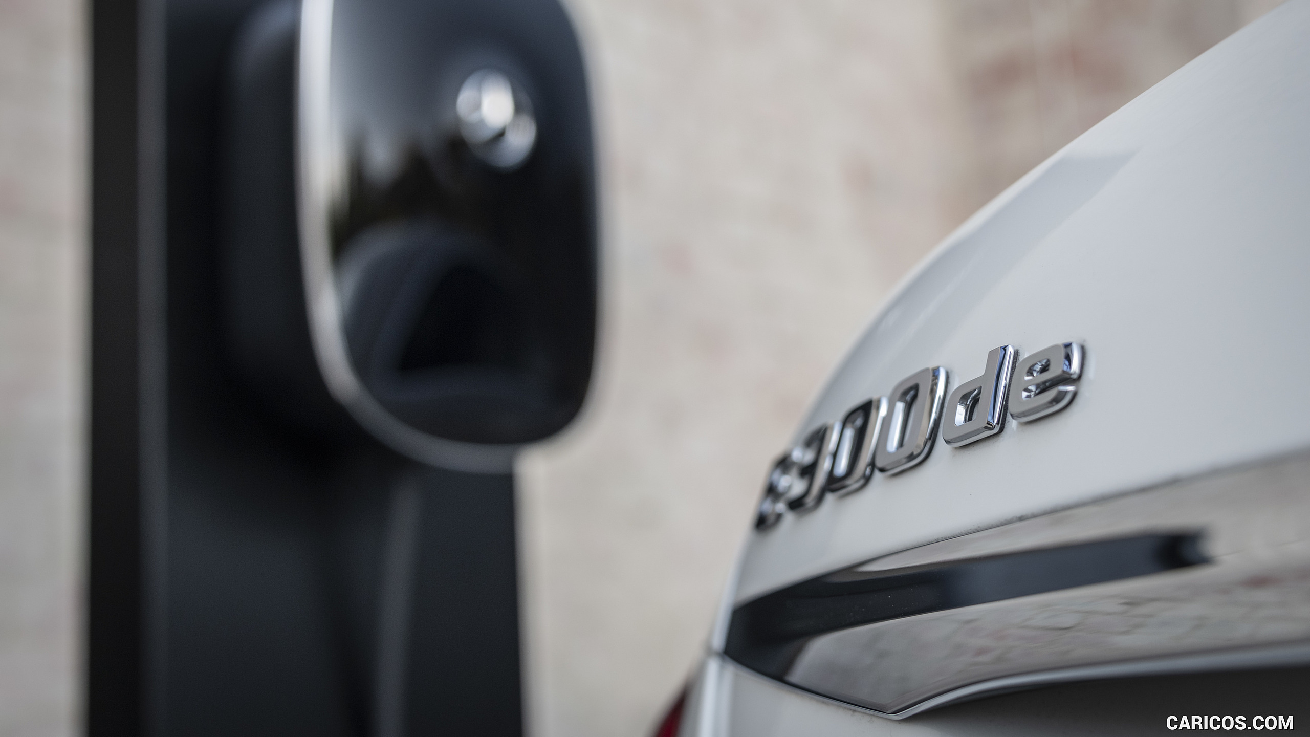 2019 Mercedes-Benz E 300 de Diesel Plug-in Hybrid Sedan (Color: Diamond White Metallic) - Detail, #68 of 71