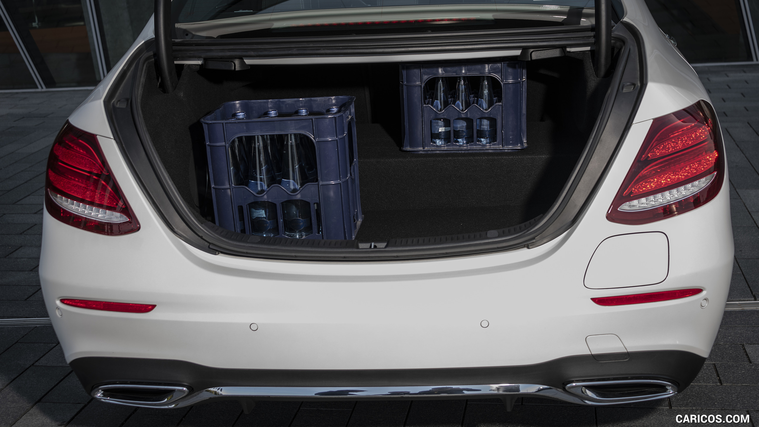 2019 Mercedes-Benz E 300 de Diesel Plug-in Hybrid Sedan (Color: Diamond White Metallic) - Trunk, #70 of 71