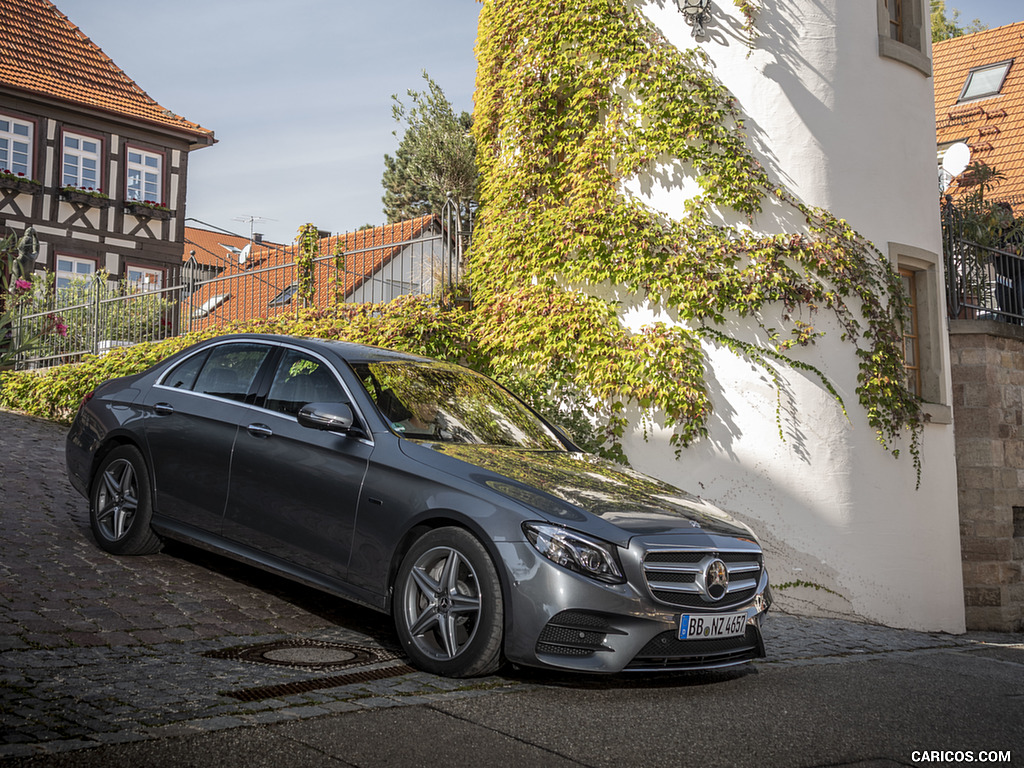 2019 Mercedes-Benz E 300 e Plug-in Hybrid Sedan (Color: Selenite Grey Metallic) - Front Three-Quarter