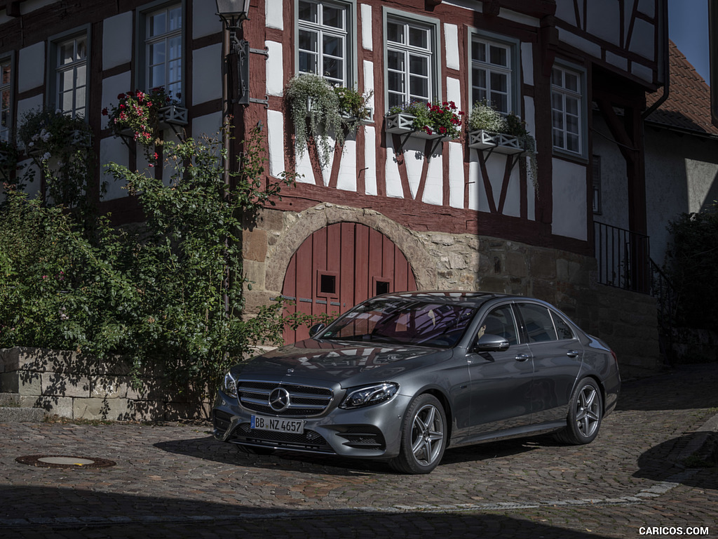 2019 Mercedes-Benz E 300 e Plug-in Hybrid Sedan (Color: Selenite Grey Metallic) - Front Three-Quarter