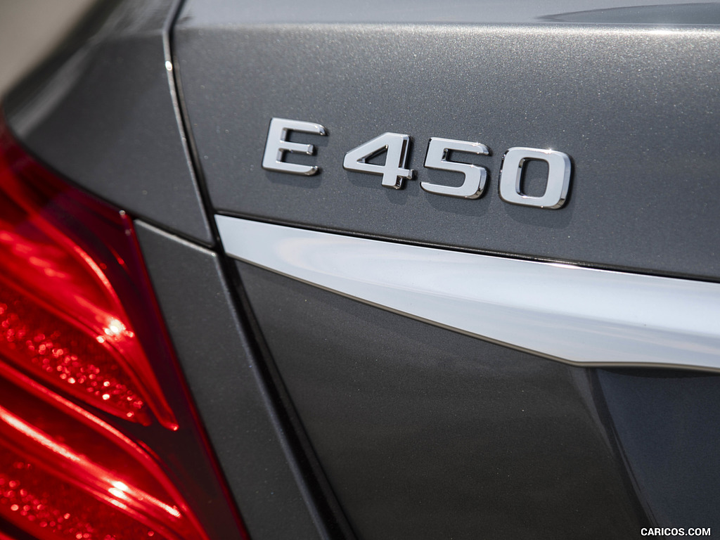 2019 Mercedes-Benz E450 4MATIC E-Class Sedan (US-Spec) - Badge