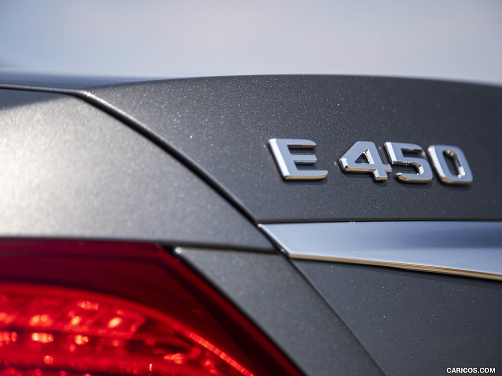 2019 Mercedes-Benz E450 4MATIC E-Class Sedan (US-Spec) - Badge